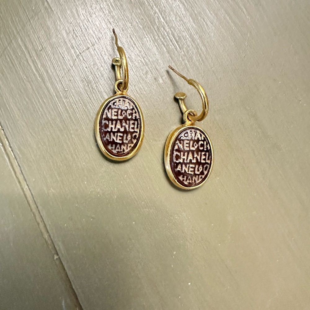 CHANEL Gold Dangle Earrings with Vintage-Inspired Design - Authentic